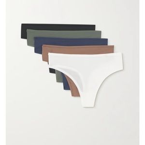 Skims Fits Everybody set of 5 thongs, size medium